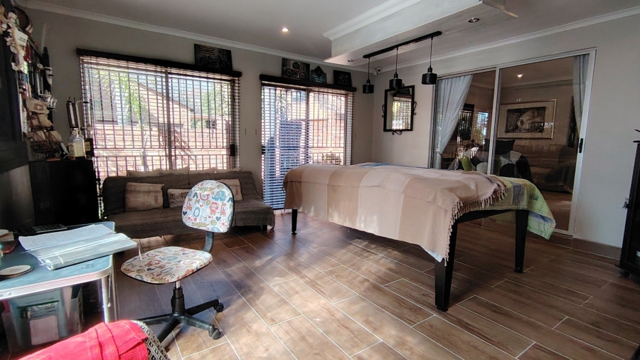 3 Bedroom Property for Sale in Highveld Gauteng