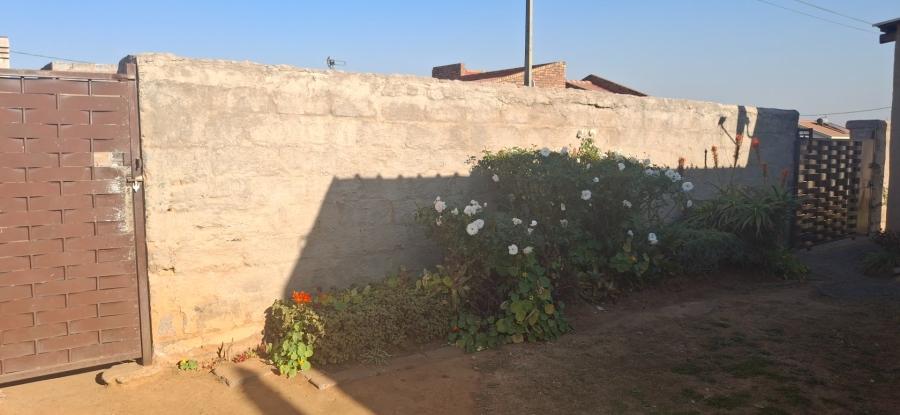 2 Bedroom Property for Sale in Etwatwa Gauteng