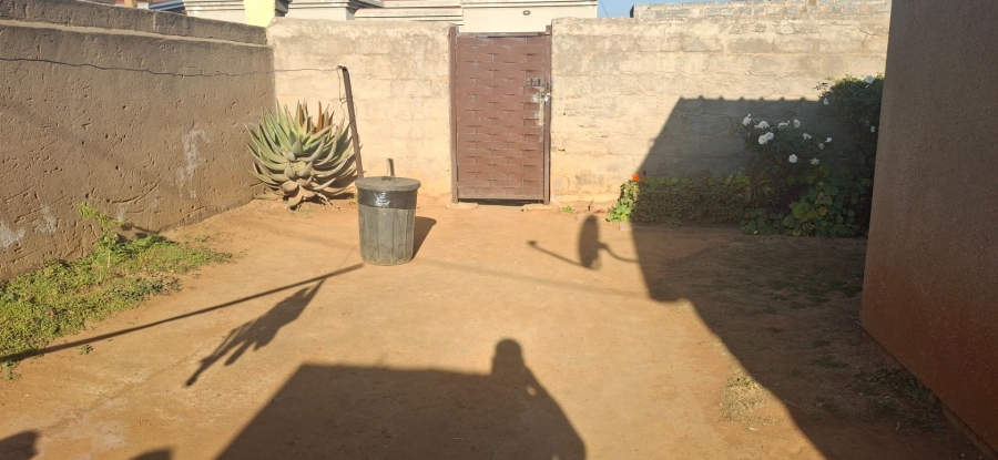 2 Bedroom Property for Sale in Etwatwa Gauteng