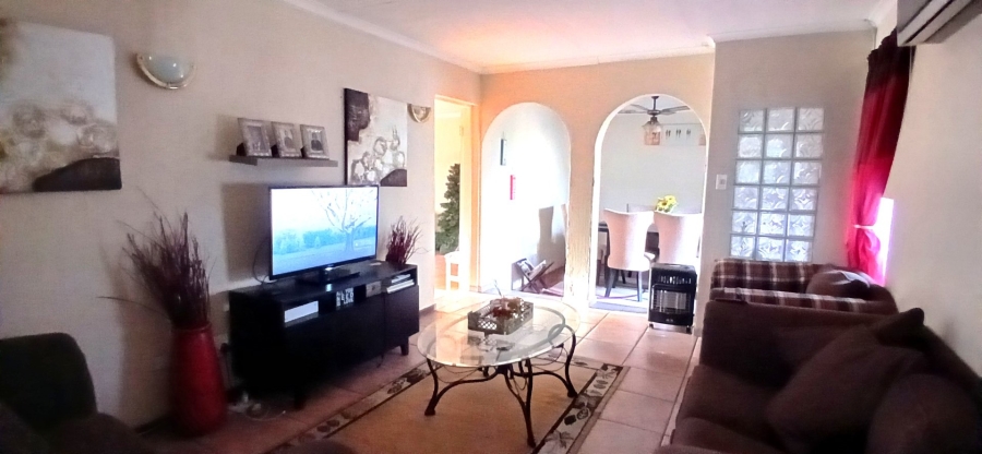 To Let 4 Bedroom Property for Rent in Heuweloord Gauteng