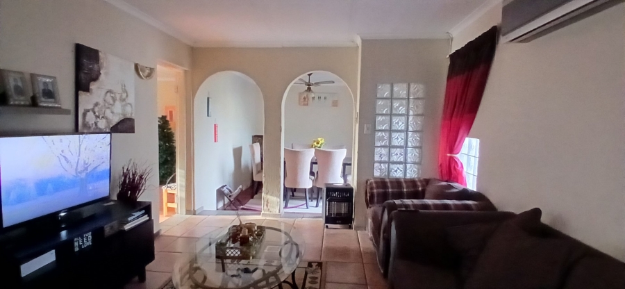 To Let 4 Bedroom Property for Rent in Heuweloord Gauteng