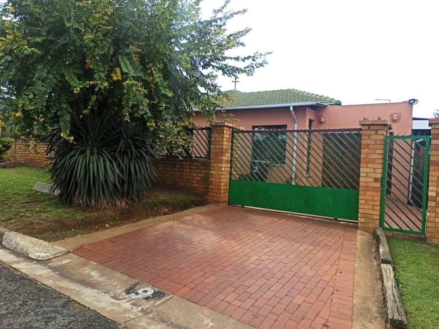 3 Bedroom Property for Sale in Symhurst Gauteng