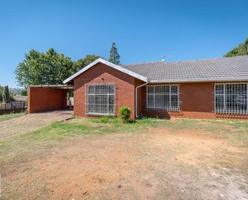  Bedroom Property for Sale in Lindhaven Gauteng