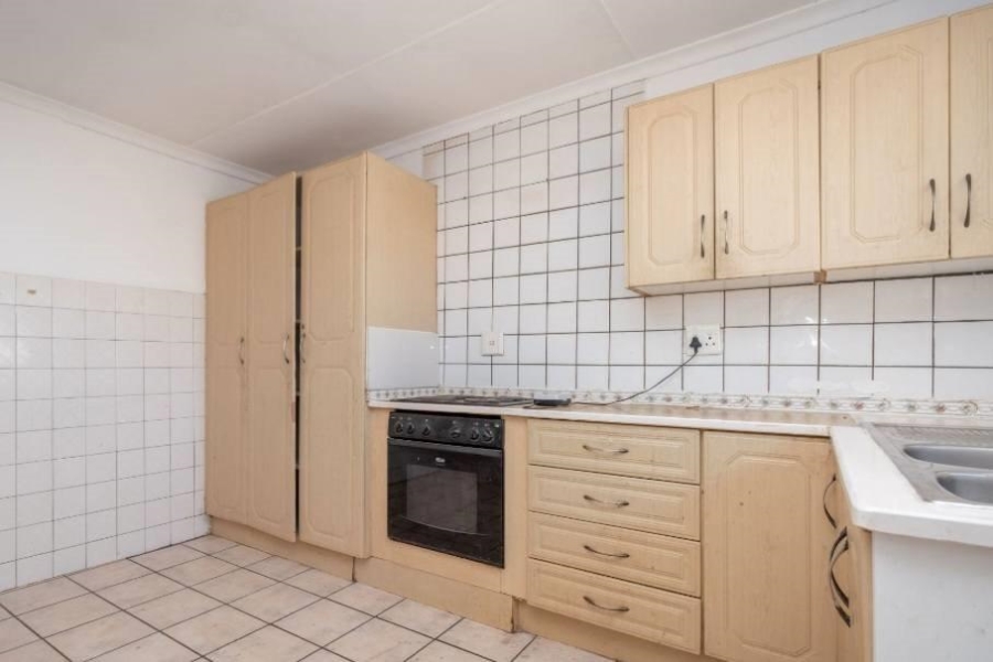  Bedroom Property for Sale in Lindhaven Gauteng