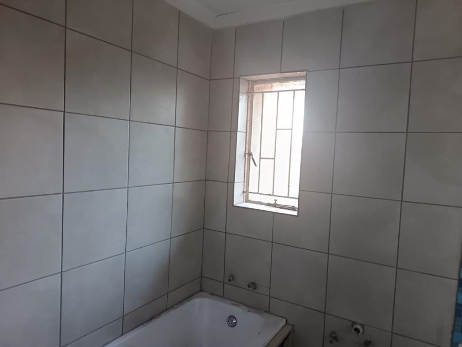  Bedroom Property for Sale in Lindhaven Gauteng
