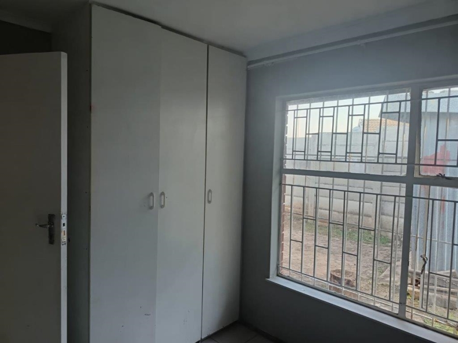  Bedroom Property for Sale in Lindhaven Gauteng