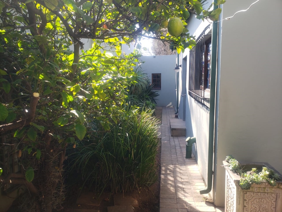 1 Bedroom Property for Sale in Norwood Gauteng
