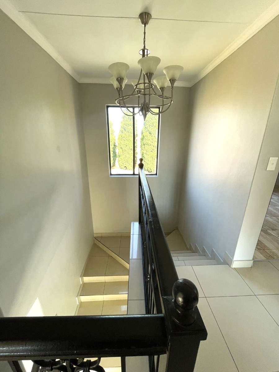 To Let 3 Bedroom Property for Rent in Thatchfield Close Gauteng