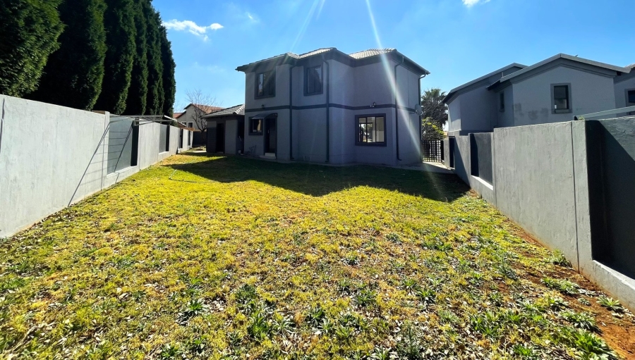 To Let 3 Bedroom Property for Rent in Thatchfield Close Gauteng