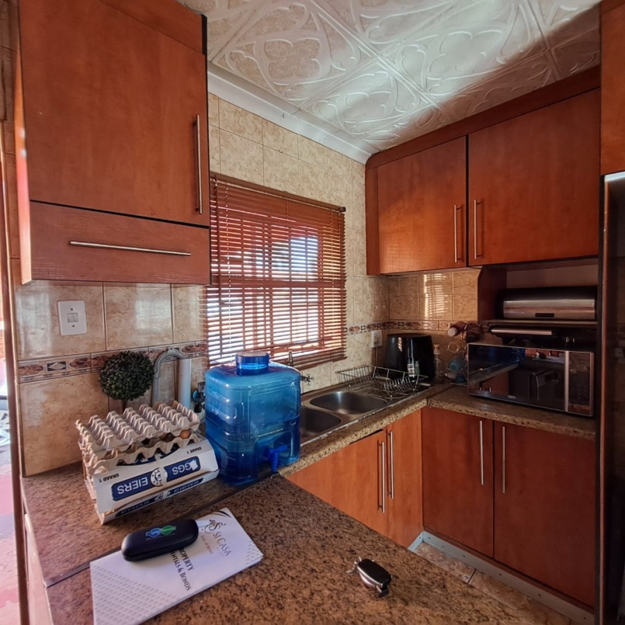 2 Bedroom Property for Sale in The Orchards Gauteng