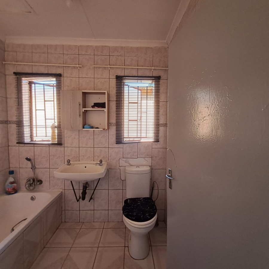 2 Bedroom Property for Sale in The Orchards Gauteng