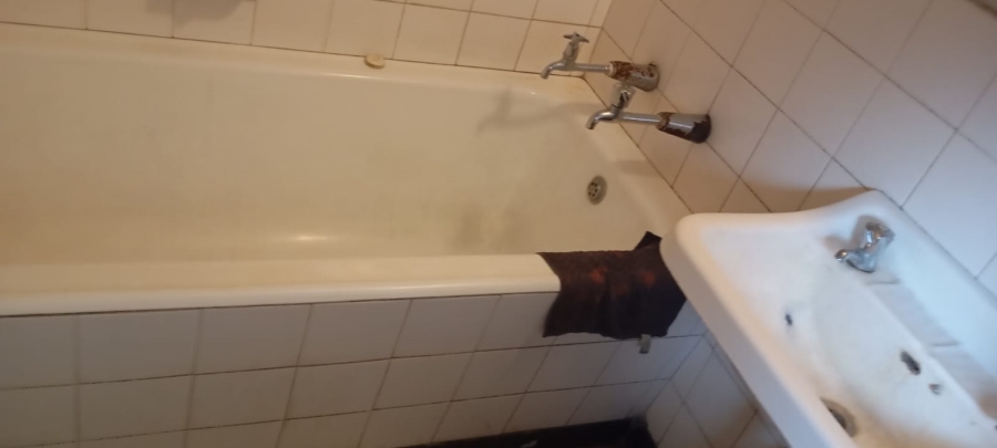 1 Bedroom Property for Sale in Pretoria Central Gauteng
