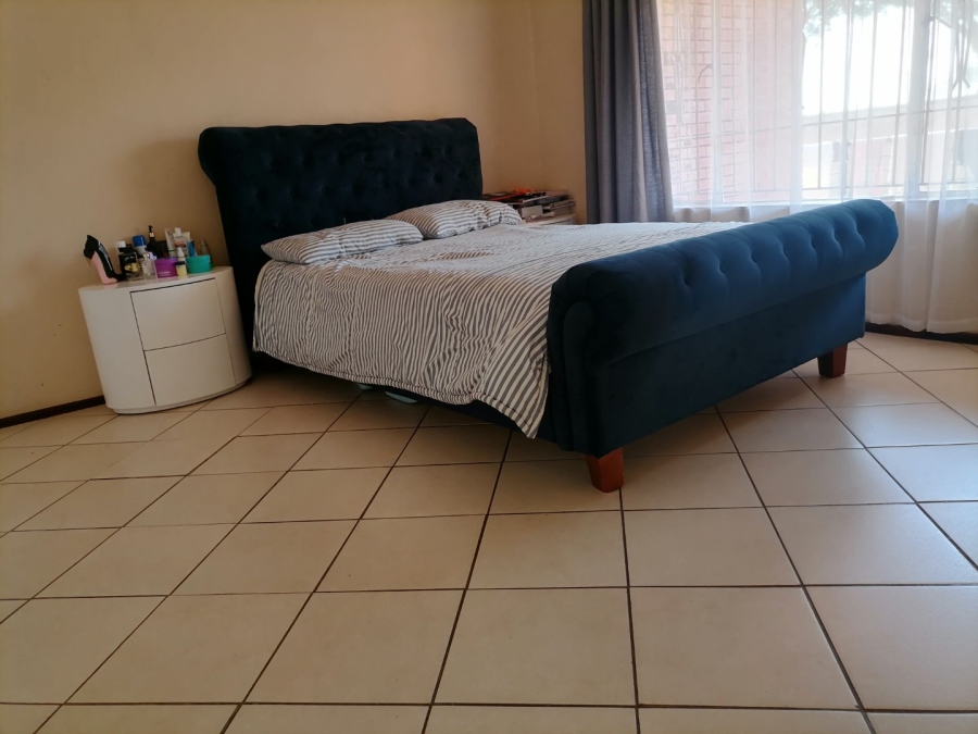 2 Bedroom Property for Sale in Willowbrook Gauteng
