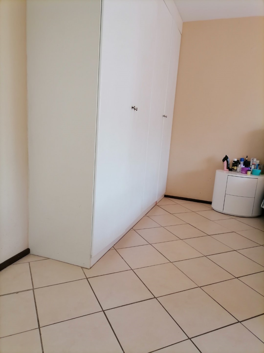 2 Bedroom Property for Sale in Willowbrook Gauteng