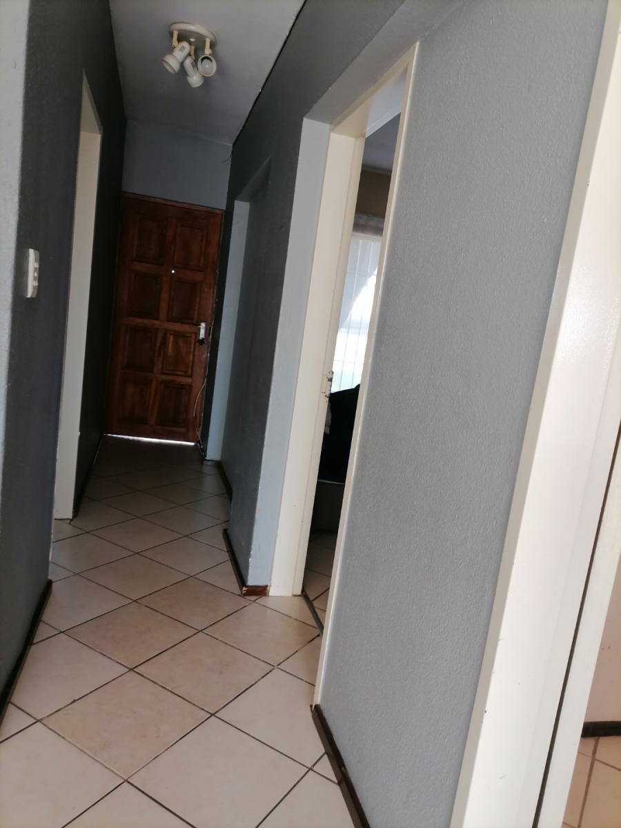 2 Bedroom Property for Sale in Willowbrook Gauteng