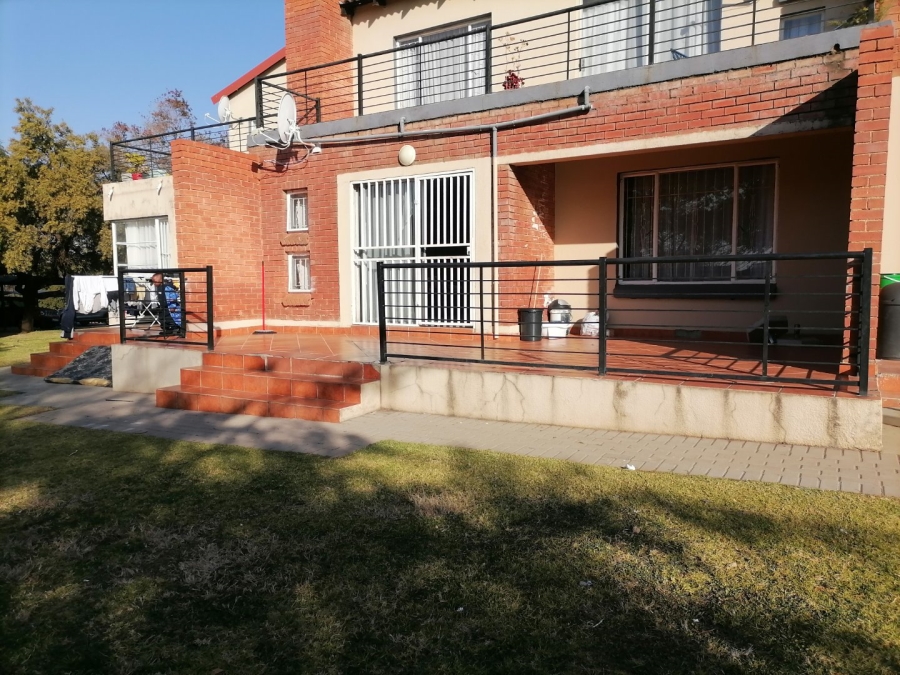 2 Bedroom Property for Sale in Willowbrook Gauteng