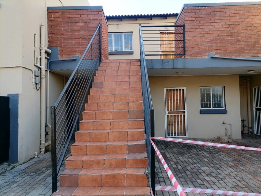 2 Bedroom Property for Sale in Willowbrook Gauteng