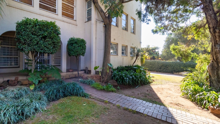 5 Bedroom Property for Sale in Van Riebeeck Park Gauteng