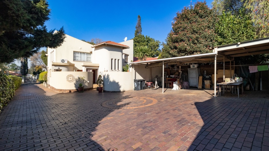 5 Bedroom Property for Sale in Van Riebeeck Park Gauteng