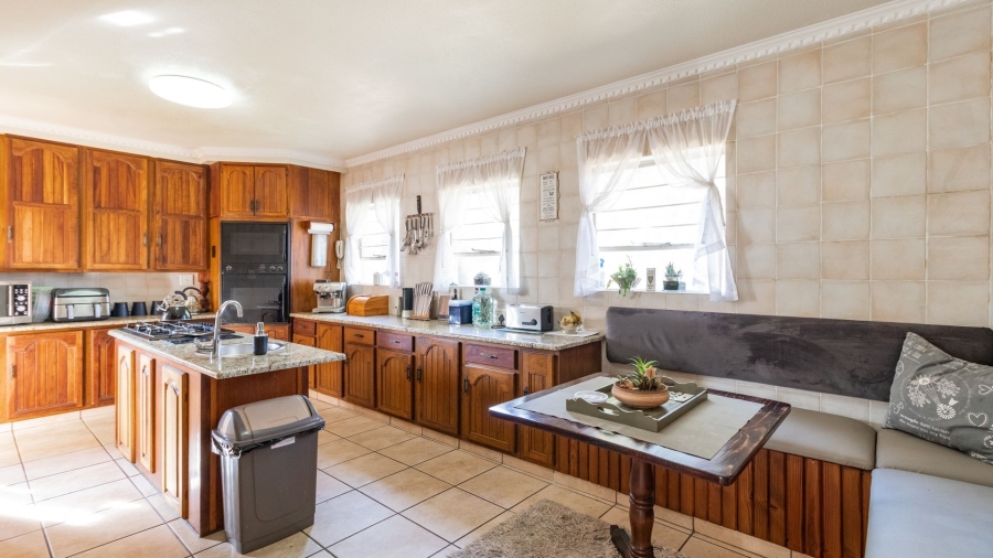 5 Bedroom Property for Sale in Van Riebeeck Park Gauteng