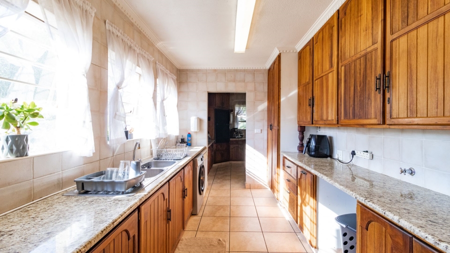 5 Bedroom Property for Sale in Van Riebeeck Park Gauteng