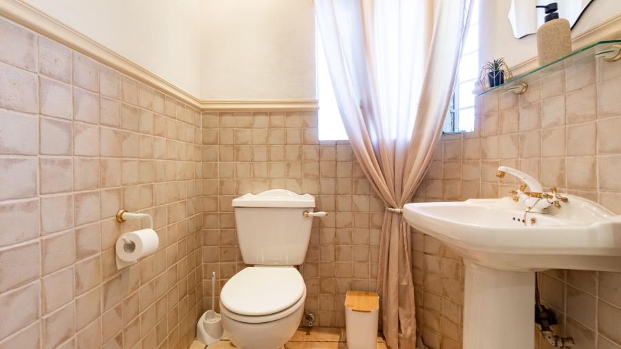 5 Bedroom Property for Sale in Van Riebeeck Park Gauteng