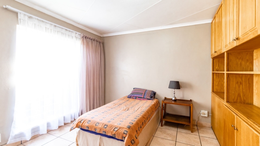 5 Bedroom Property for Sale in Van Riebeeck Park Gauteng
