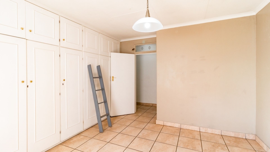 5 Bedroom Property for Sale in Van Riebeeck Park Gauteng