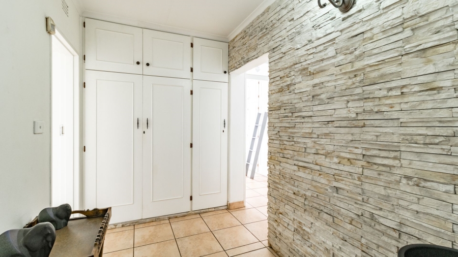 5 Bedroom Property for Sale in Van Riebeeck Park Gauteng
