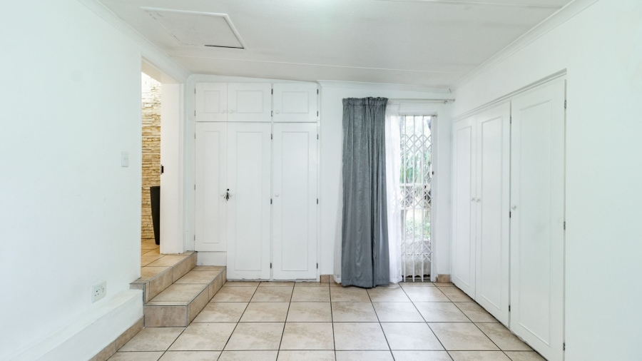 5 Bedroom Property for Sale in Van Riebeeck Park Gauteng