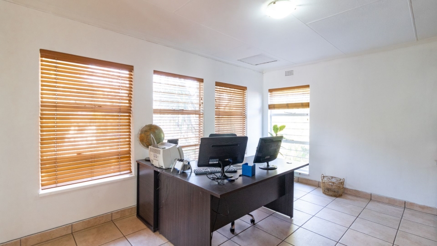 5 Bedroom Property for Sale in Van Riebeeck Park Gauteng