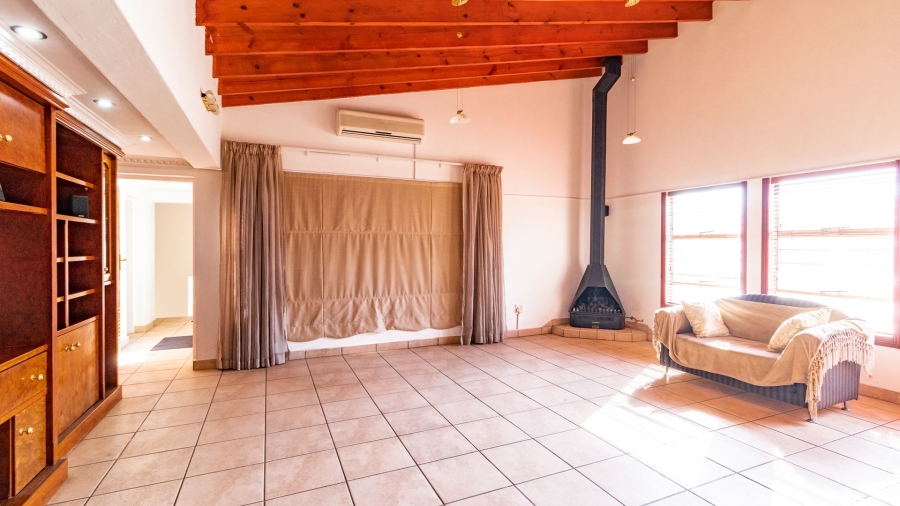 5 Bedroom Property for Sale in Van Riebeeck Park Gauteng