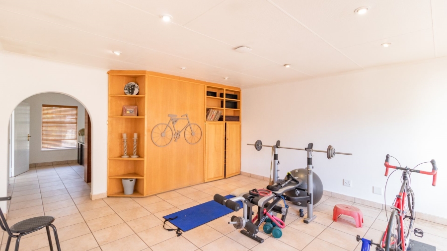 5 Bedroom Property for Sale in Van Riebeeck Park Gauteng