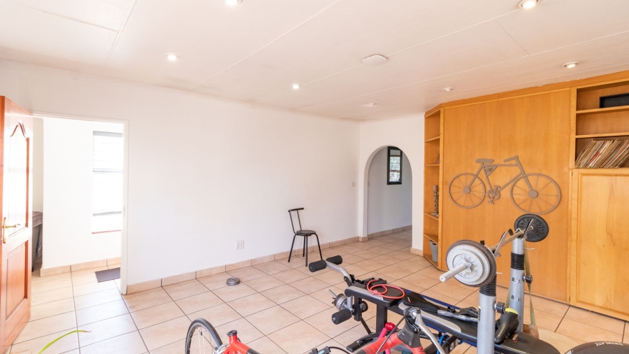 5 Bedroom Property for Sale in Van Riebeeck Park Gauteng