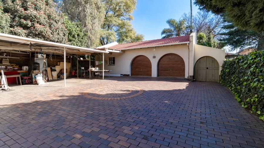 5 Bedroom Property for Sale in Van Riebeeck Park Gauteng