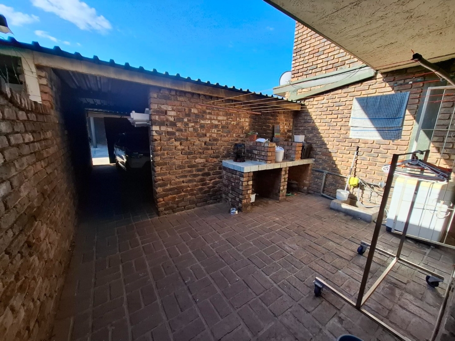 3 Bedroom Property for Sale in Kilner Park Gauteng