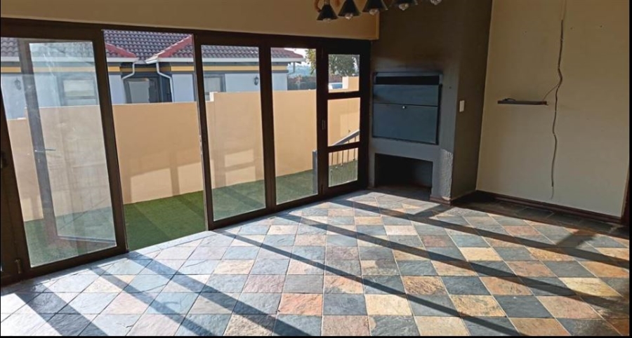 3 Bedroom Property for Sale in Glen Erasmia Gauteng