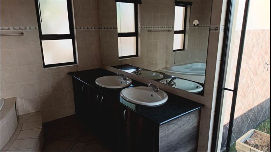 3 Bedroom Property for Sale in Glen Erasmia Gauteng