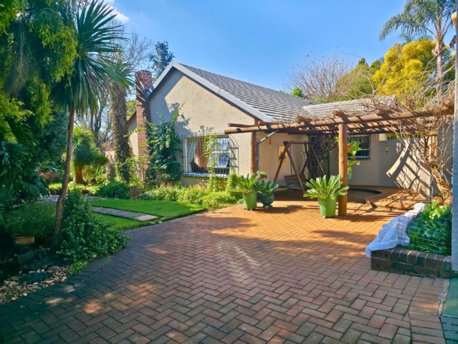 3 Bedroom Property for Sale in Birchleigh Gauteng