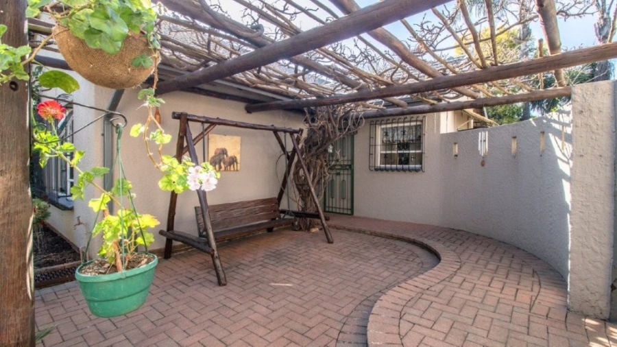 3 Bedroom Property for Sale in Birchleigh Gauteng