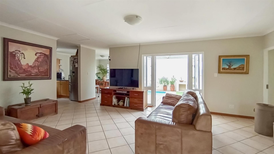 To Let 3 Bedroom Property for Rent in Silver Lakes Golf Estate Gauteng