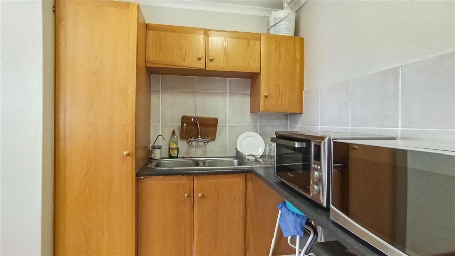 To Let 3 Bedroom Property for Rent in Silver Lakes Golf Estate Gauteng