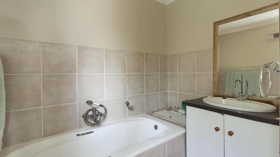 To Let 3 Bedroom Property for Rent in Silver Lakes Golf Estate Gauteng