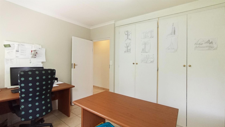 To Let 3 Bedroom Property for Rent in Silver Lakes Golf Estate Gauteng