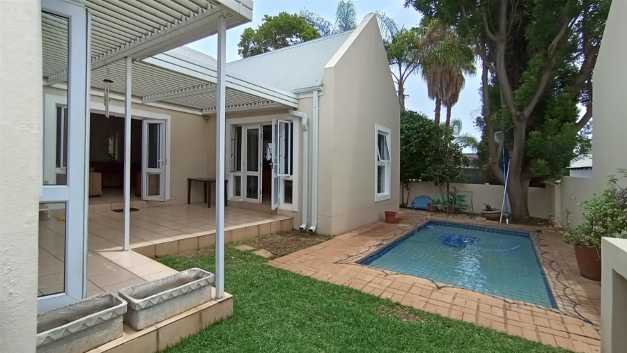To Let 3 Bedroom Property for Rent in Silver Lakes Golf Estate Gauteng