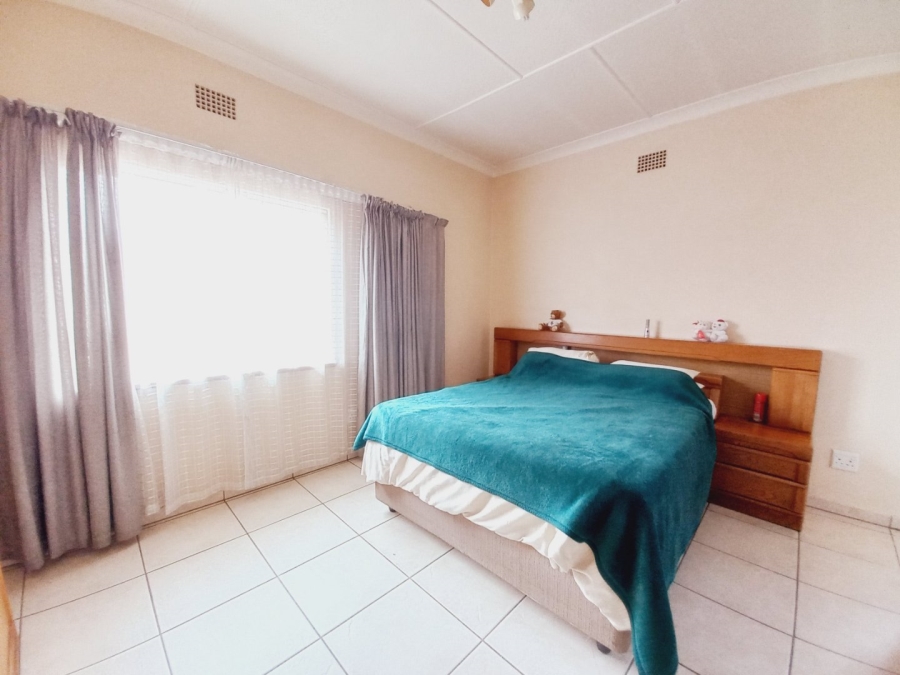 3 Bedroom Property for Sale in Symhurst Gauteng