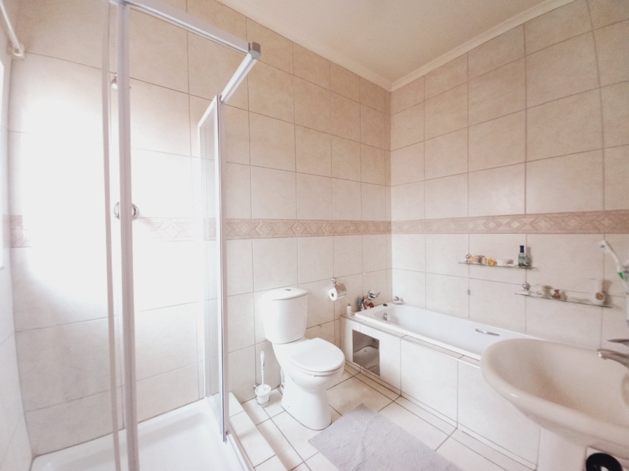 3 Bedroom Property for Sale in Symhurst Gauteng