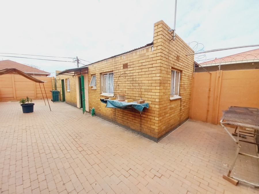 3 Bedroom Property for Sale in Symhurst Gauteng