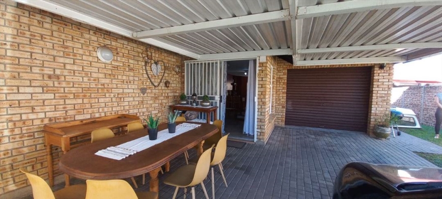 3 Bedroom Property for Sale in Bonaero Park Gauteng