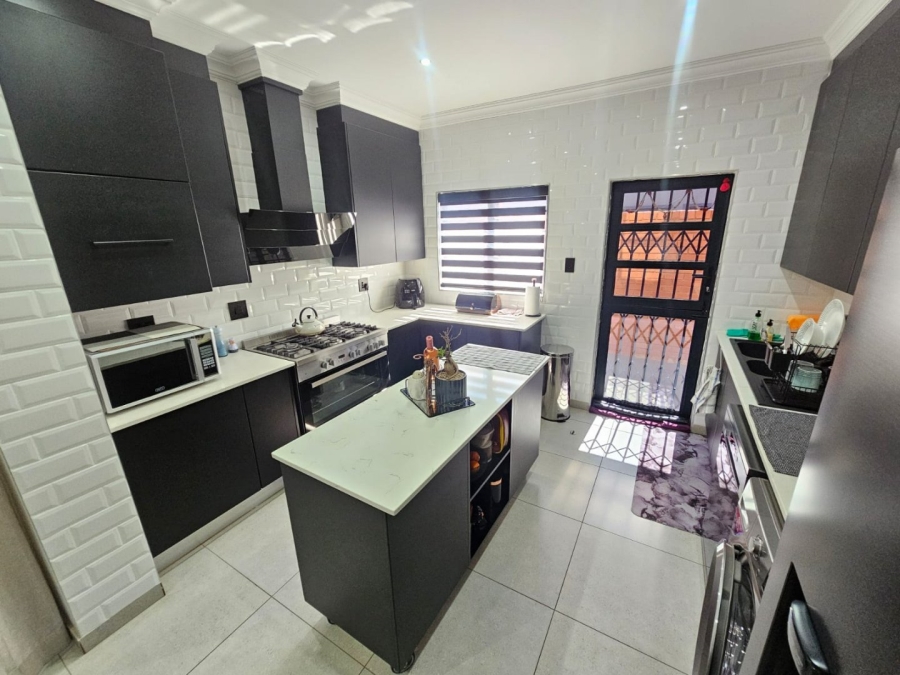 3 Bedroom Property for Sale in Raslouw Gauteng